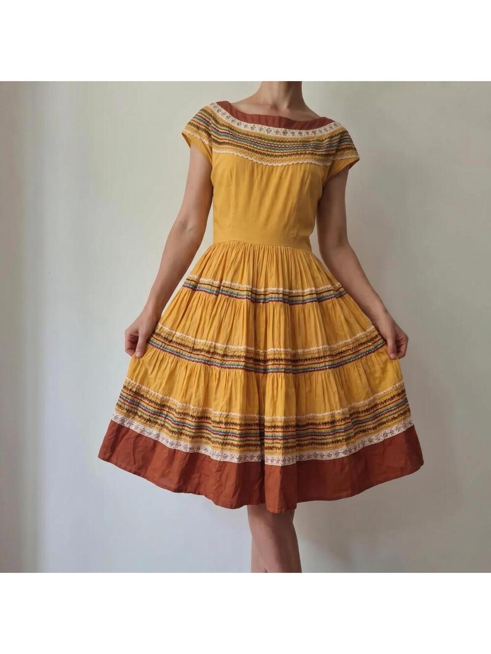 Vintage 1950s Yellow Patio Dress - Picture 2 of 6